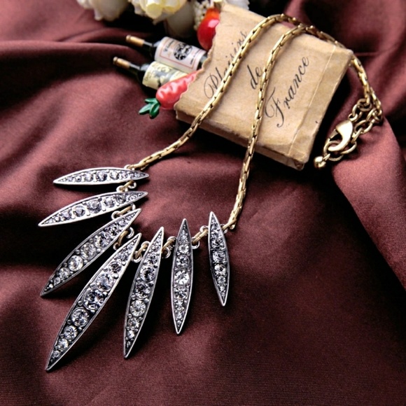 Clear Crystal Vintage Statement Pendant Necklace - Picture 4 of 6