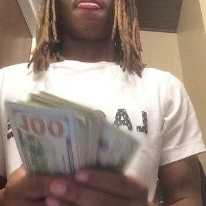 Meet your Posher, Devonte