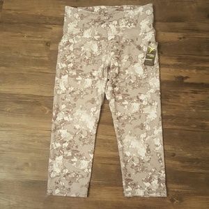 Old Navy Active capris sz L