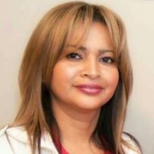 Meet your Posher, Dina