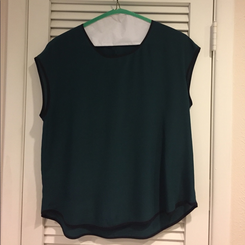 Daniel Rainn top
