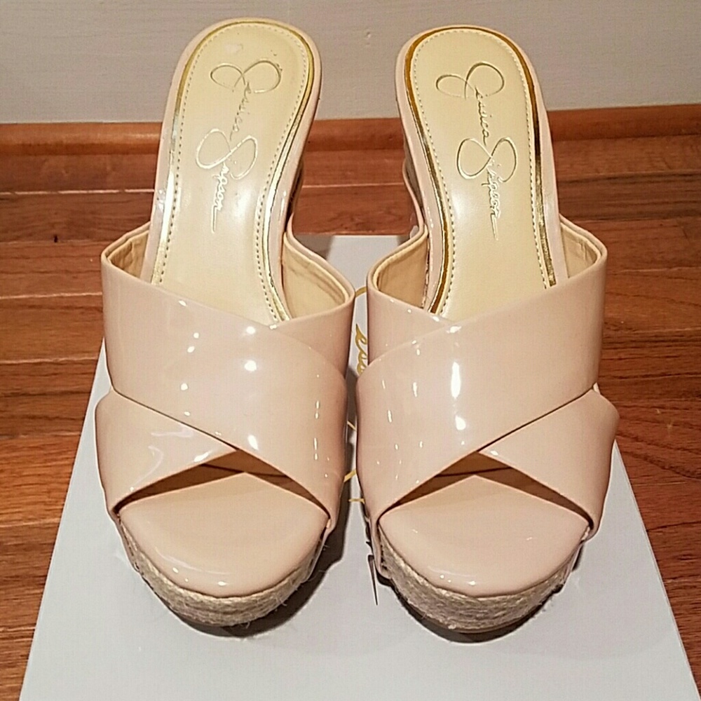 NWT Jessica Simpson Nude Wedges Size 8