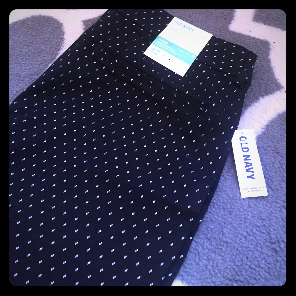 Old navy. Lack and white pant