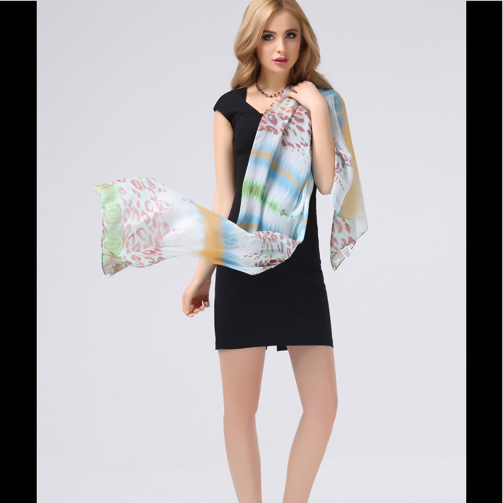 120 Printed Light Blue/Green Silk Scarf