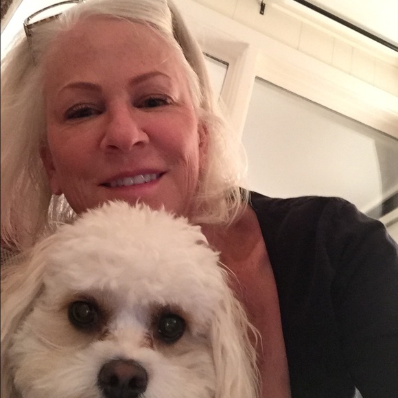 Meet your Posher, Debbie - Picture 1 of 1