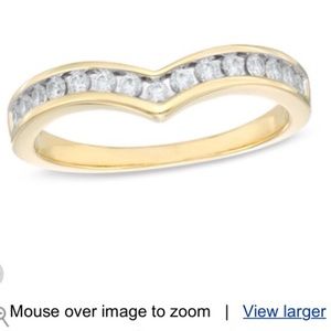 1/4 carrot weight diamond yellow gold chevron band