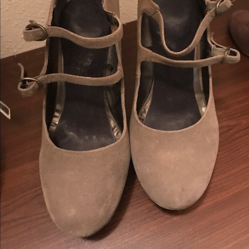 Light brown heels