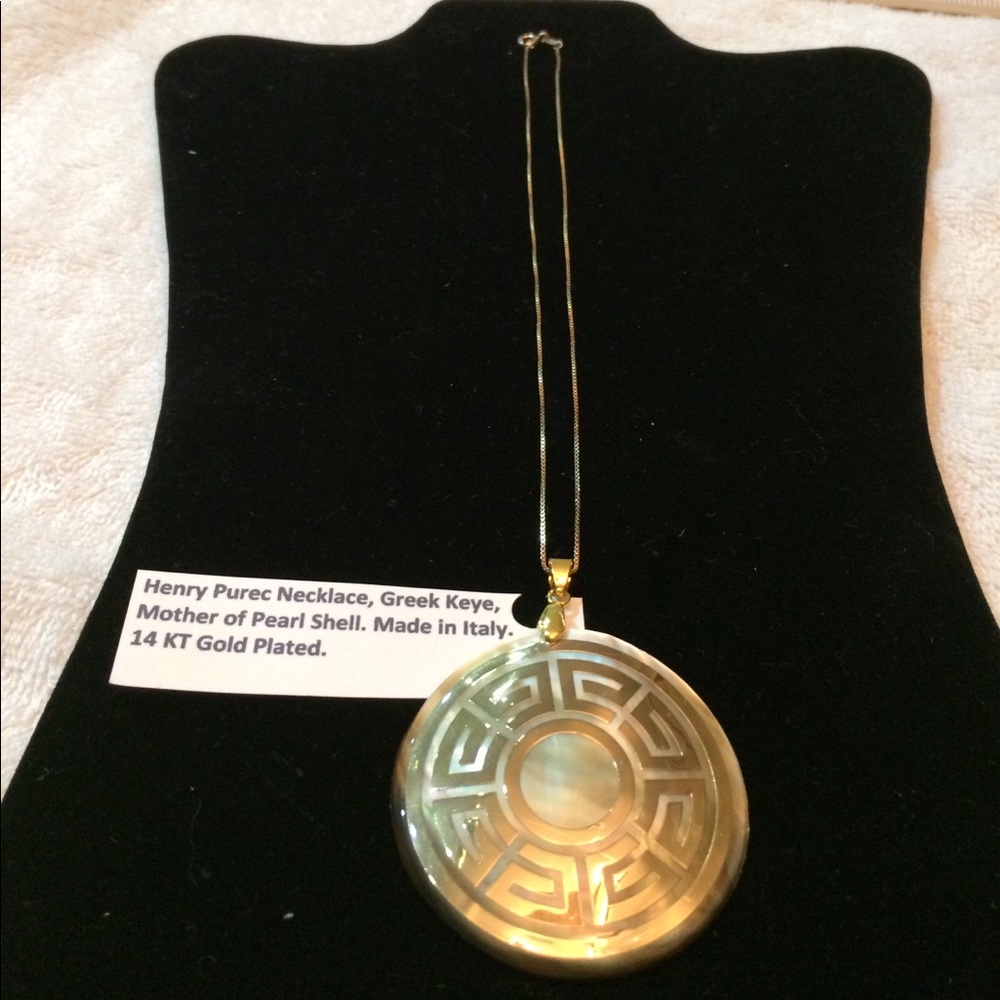 SALE NWOT Gold plated, mother of pearl, necklace