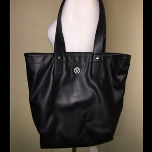 Black lululemon bag