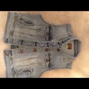 Womens size M American eagle denim vest