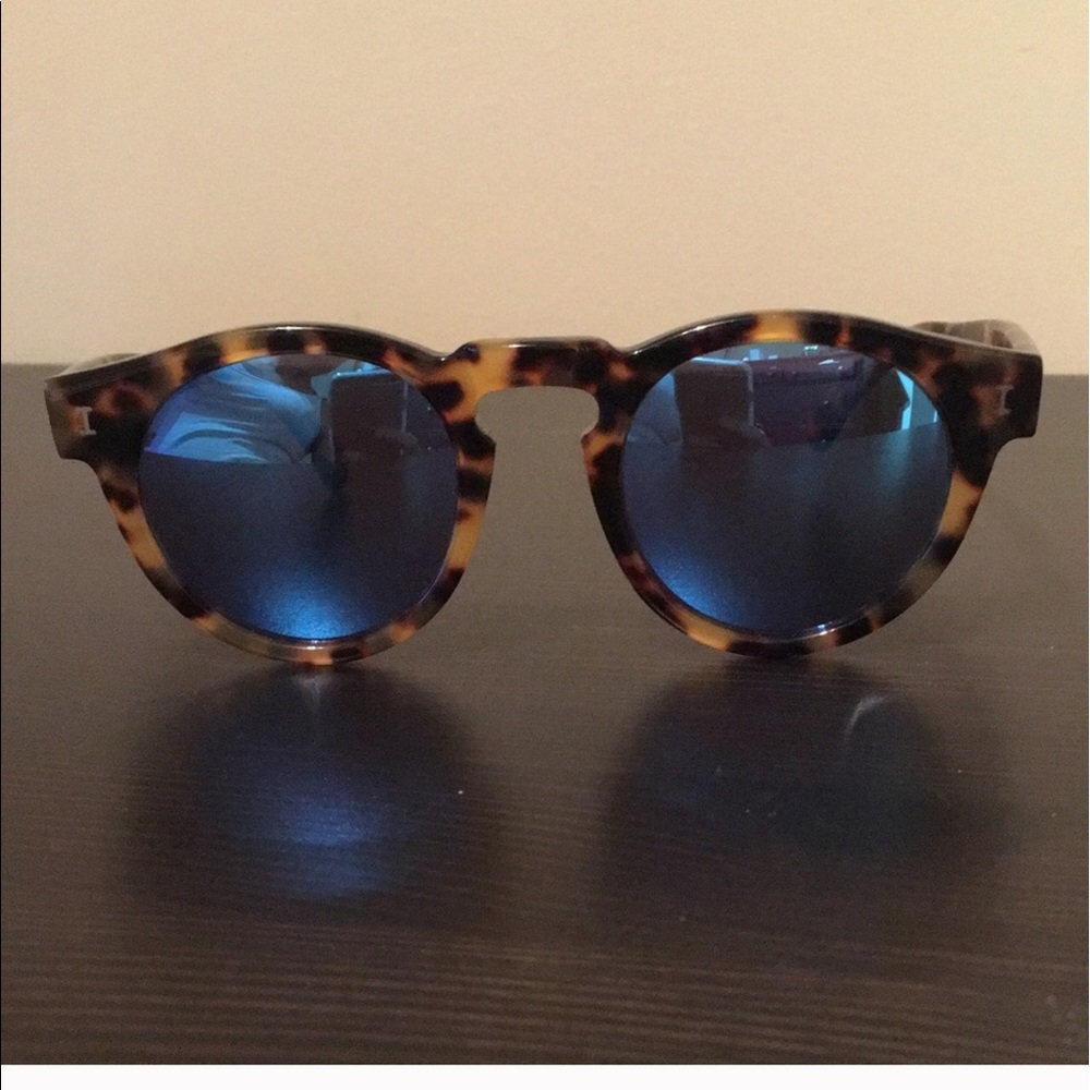 Illesteva mirrored sunglasses