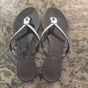 Guess flip flops