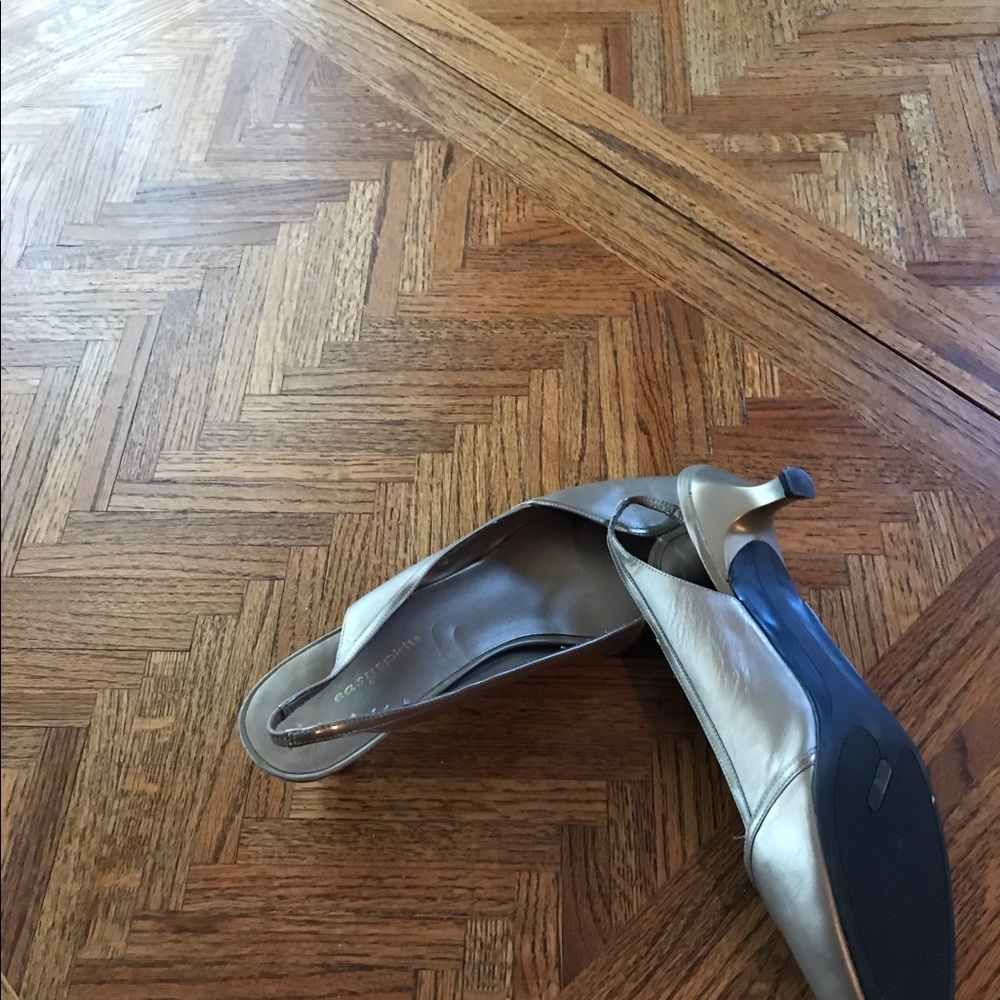 Shoes - Picture 3 of 3