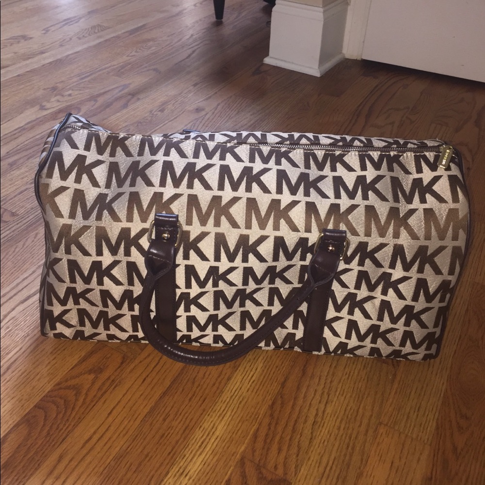 MK DUFFLE BAG TRADING FOR MCM TOTE BAG - Picture 2 of 4