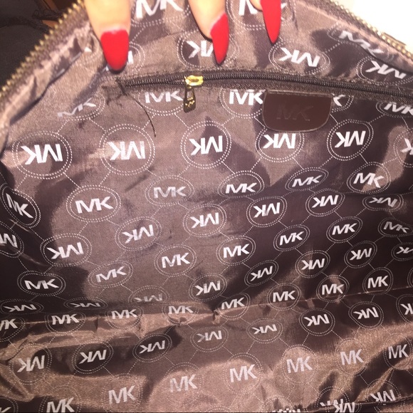 MK DUFFLE BAG TRADING FOR MCM TOTE BAG - Picture 3 of 4