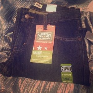 Straight fit and straight leg Levi