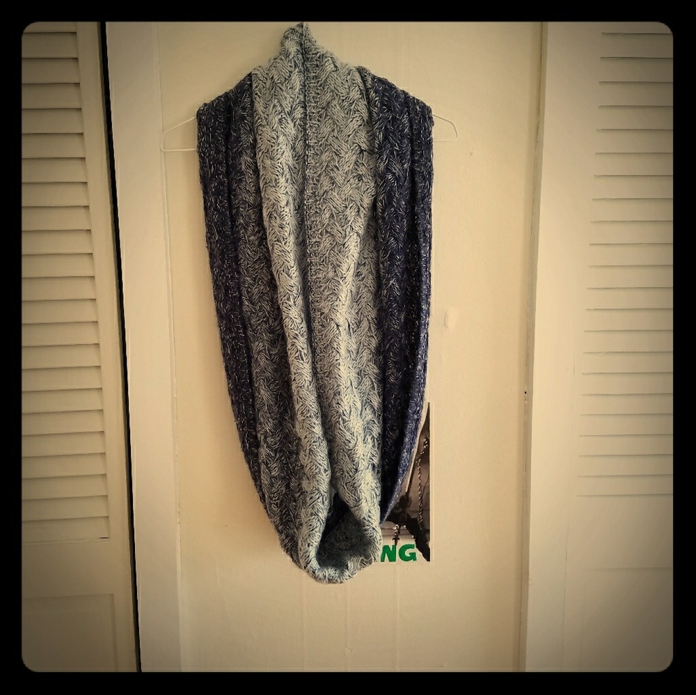 Knit infinity scarf
