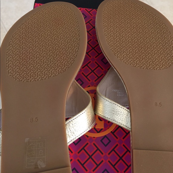 Tory Burch "Laura" GOLD Metallic Leather sandals - Picture 5 of 8