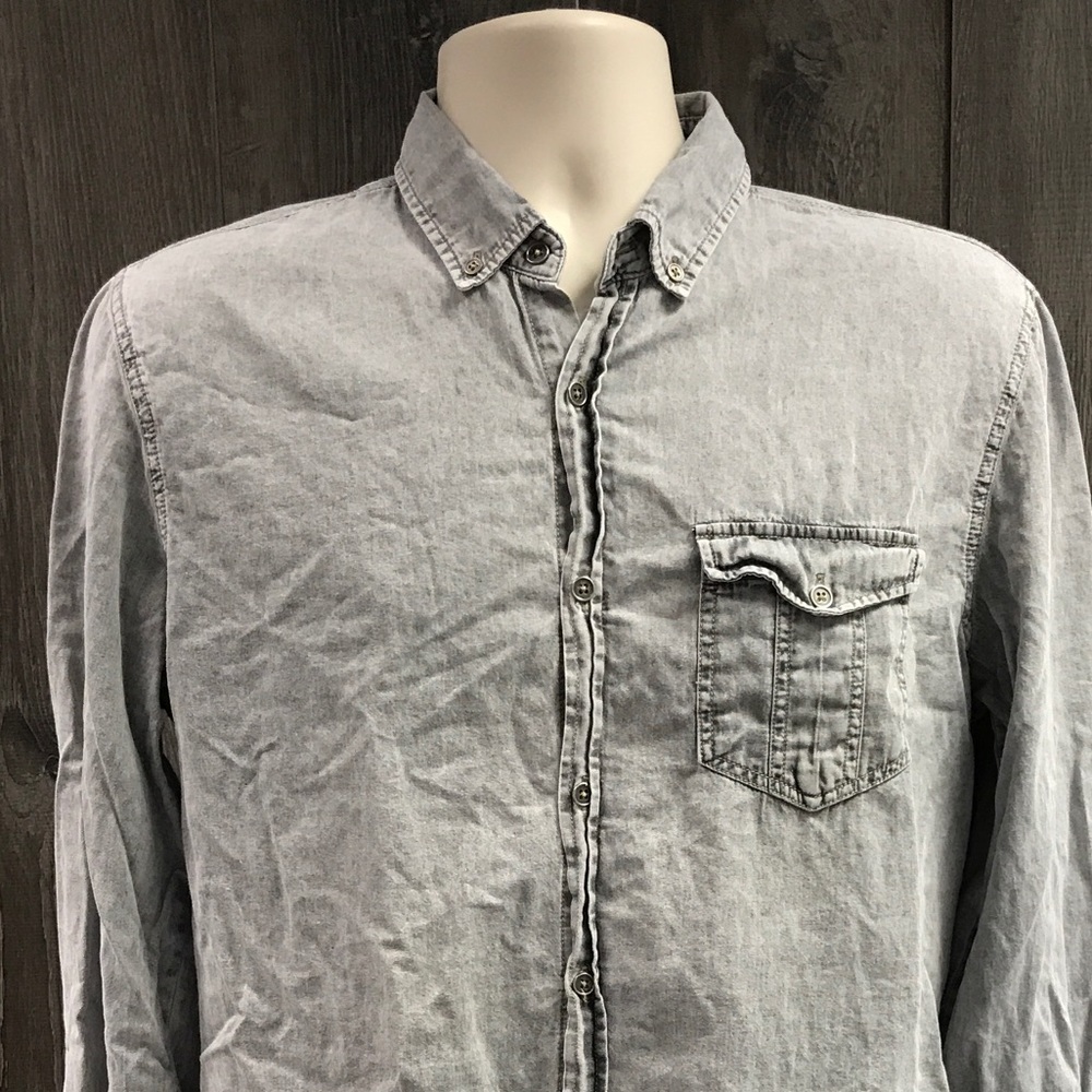 Men's Longer Length Gray Distressed Button Up L