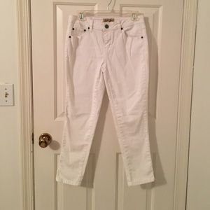 White cropped jeans very stretchy worn once.