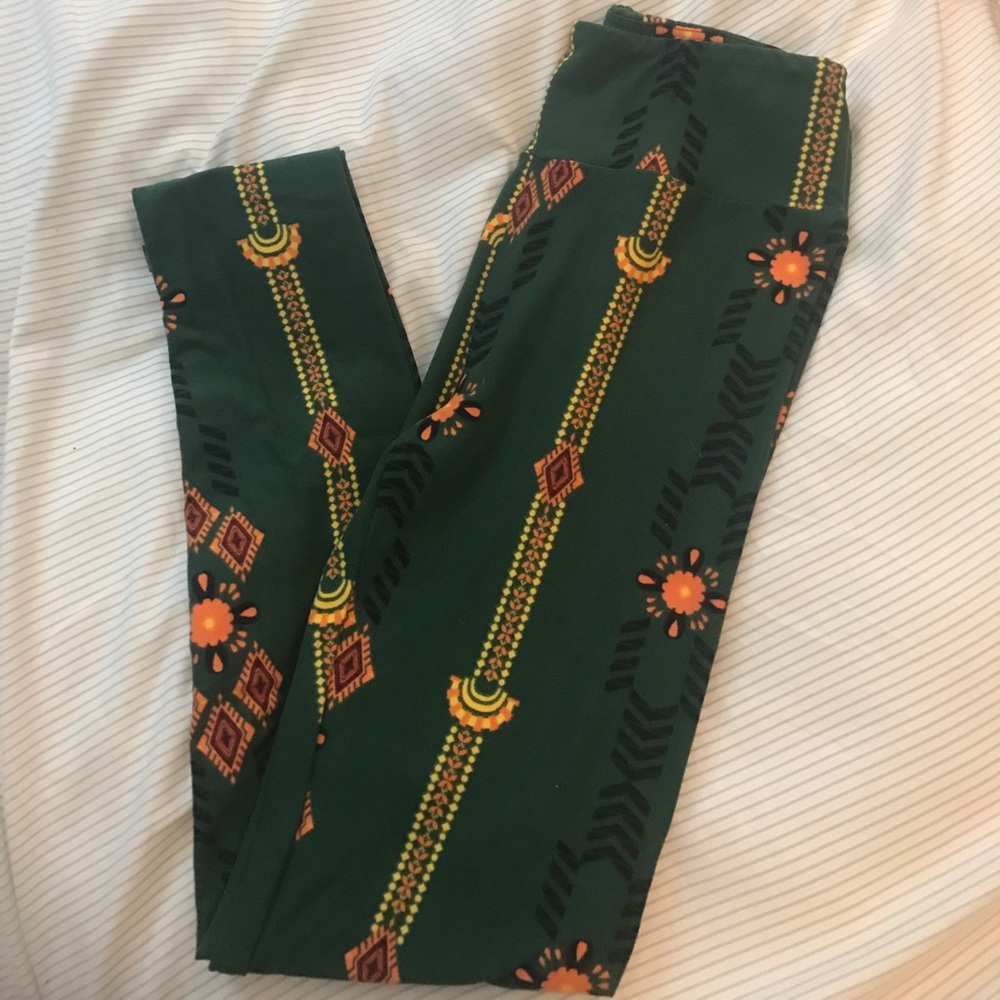 Lularoe OS leggings w/ Aztec pattern