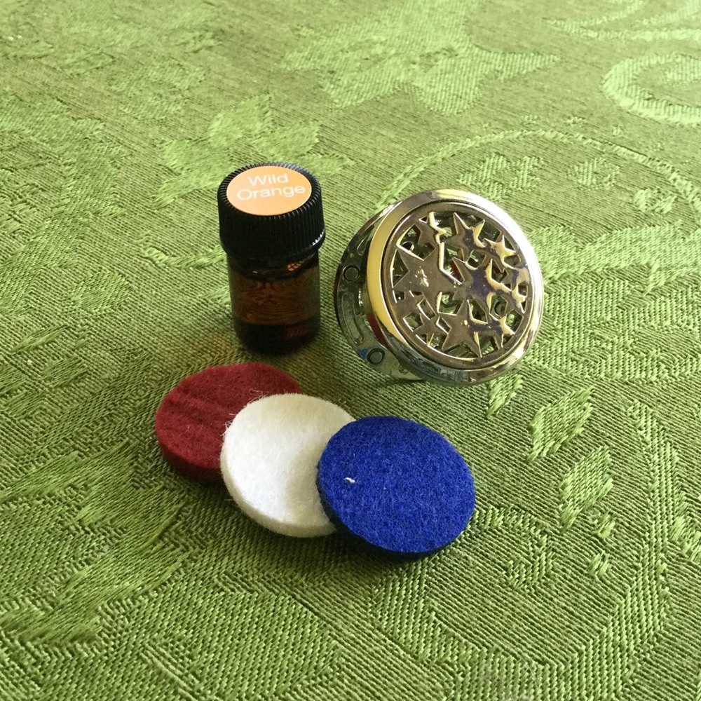 Essential Oil car vent air freshener & 2ml Doterra