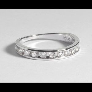 14k white gold diamond ring