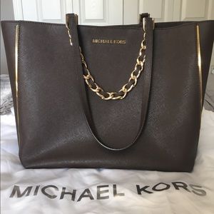 Michael Kors Shoulder Bag!