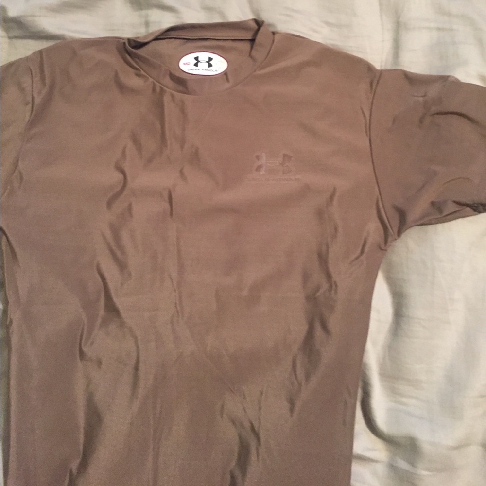 THREE brown underarmour short sleeve tops