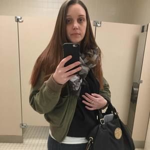 Meet your Posher, Holly