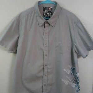 Tony Hawk XL Shirt with skulls