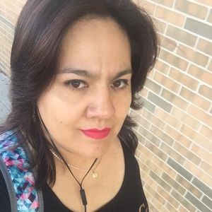 Meet your Posher, Estela