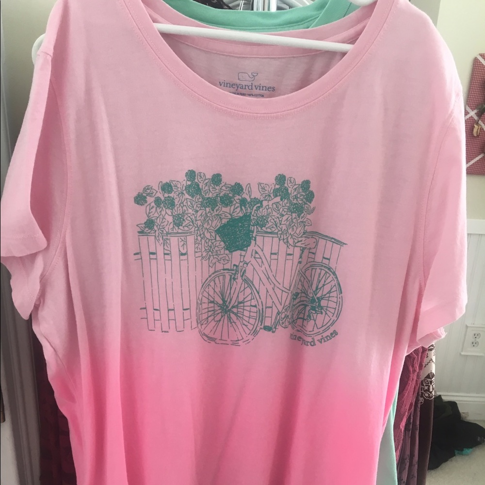 Vineyard Vines tee