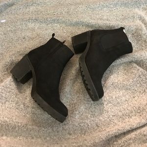 Vagabond Nubuck Ankle Boots