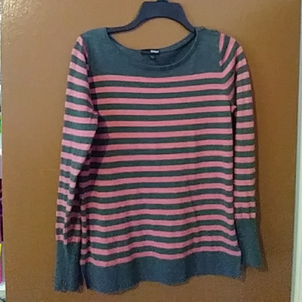 Gray and pink sweater top