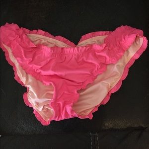 VS Ruffled bottoms