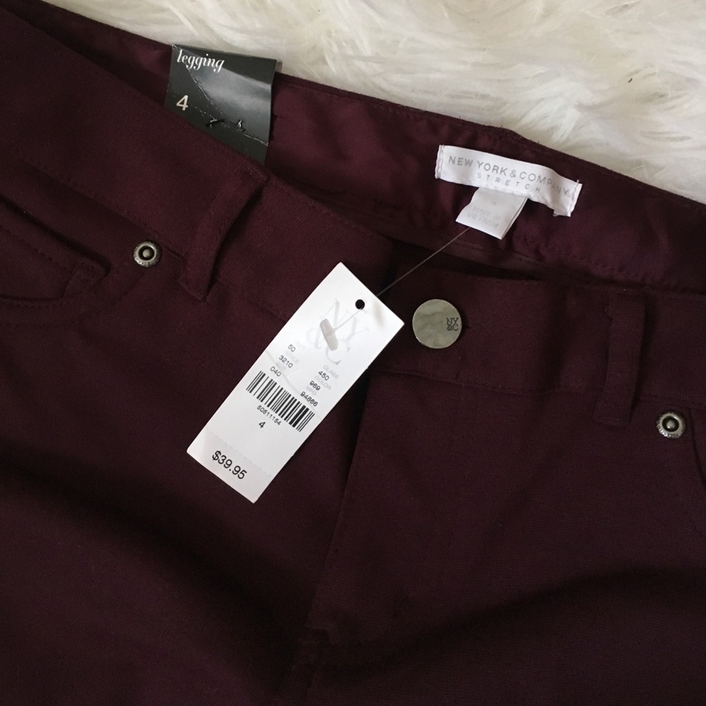 New York and Company ! Size 4 "legging"
