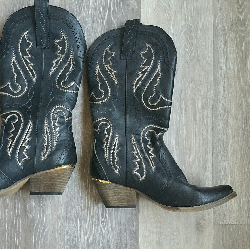 Very Volatile sz 8 cowboy boot