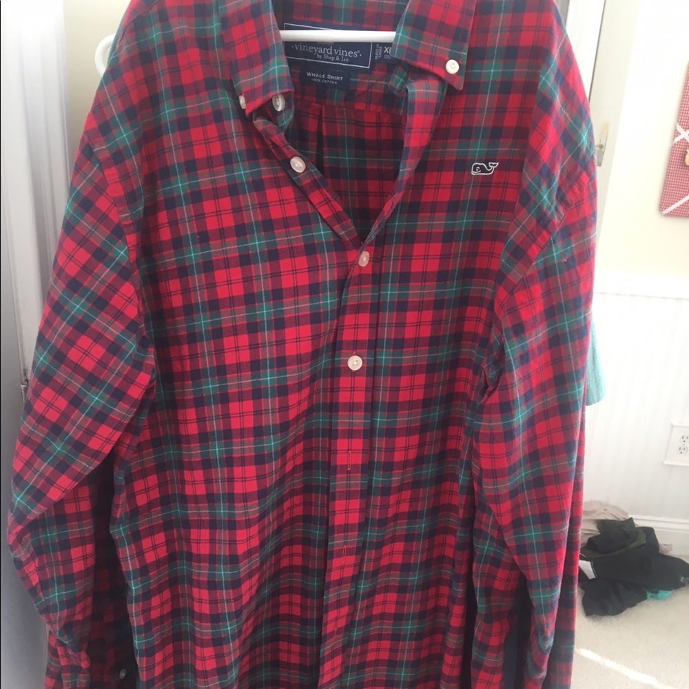 Vineyard Vines button down boys XL