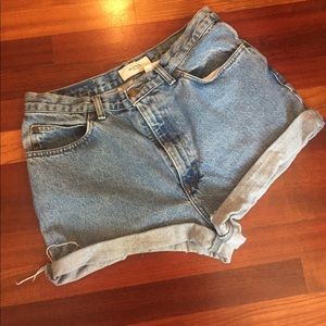 High waisted jean shorts. Brand "Jones Sport".