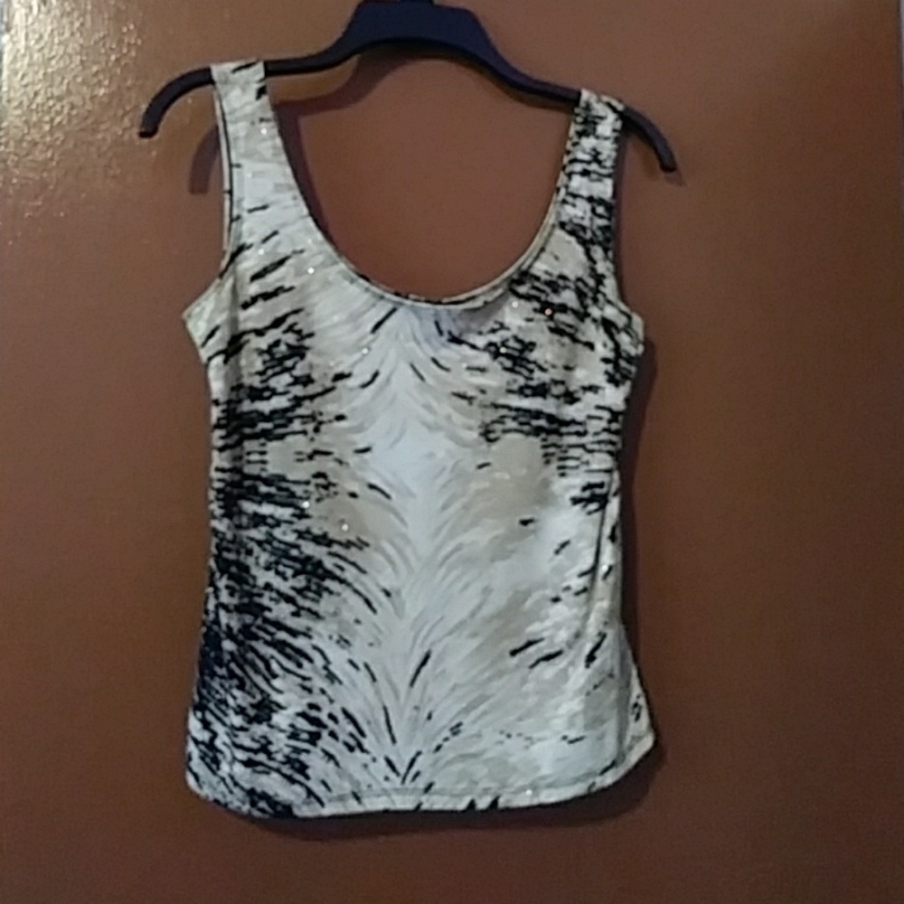 White black and beige crop top
