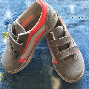 Toddler girls vans excellent condition!!