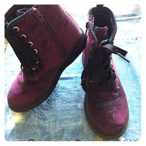 Cat and jack iridescent combat boots for toddler