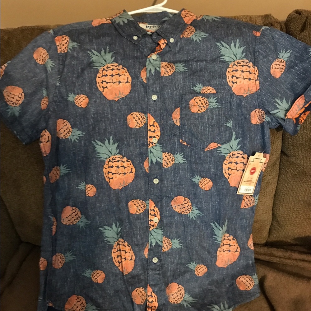 Hawaiian print shirt size medium