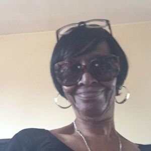 Meet your Posher, Janet