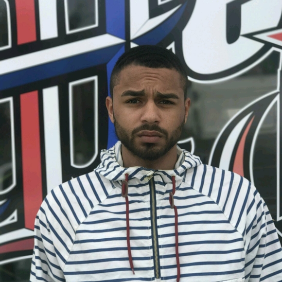 Meet your Posher, Andrew - Picture 1 of 1