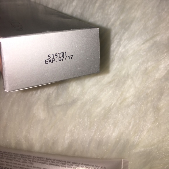 LAURA MERCIER Tinted Moisturizer SPF 20 - MOCHA - Picture 4 of 4