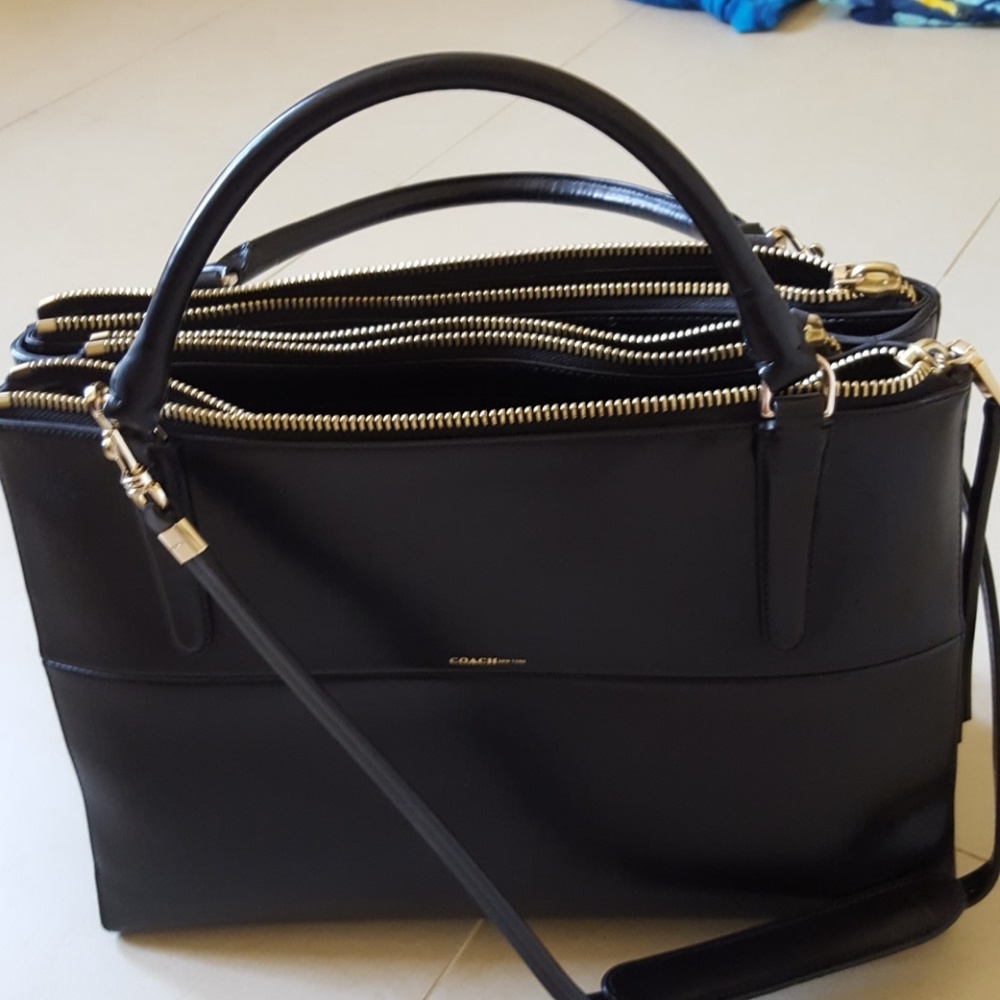 COACH AUTHENTIC TOTE
