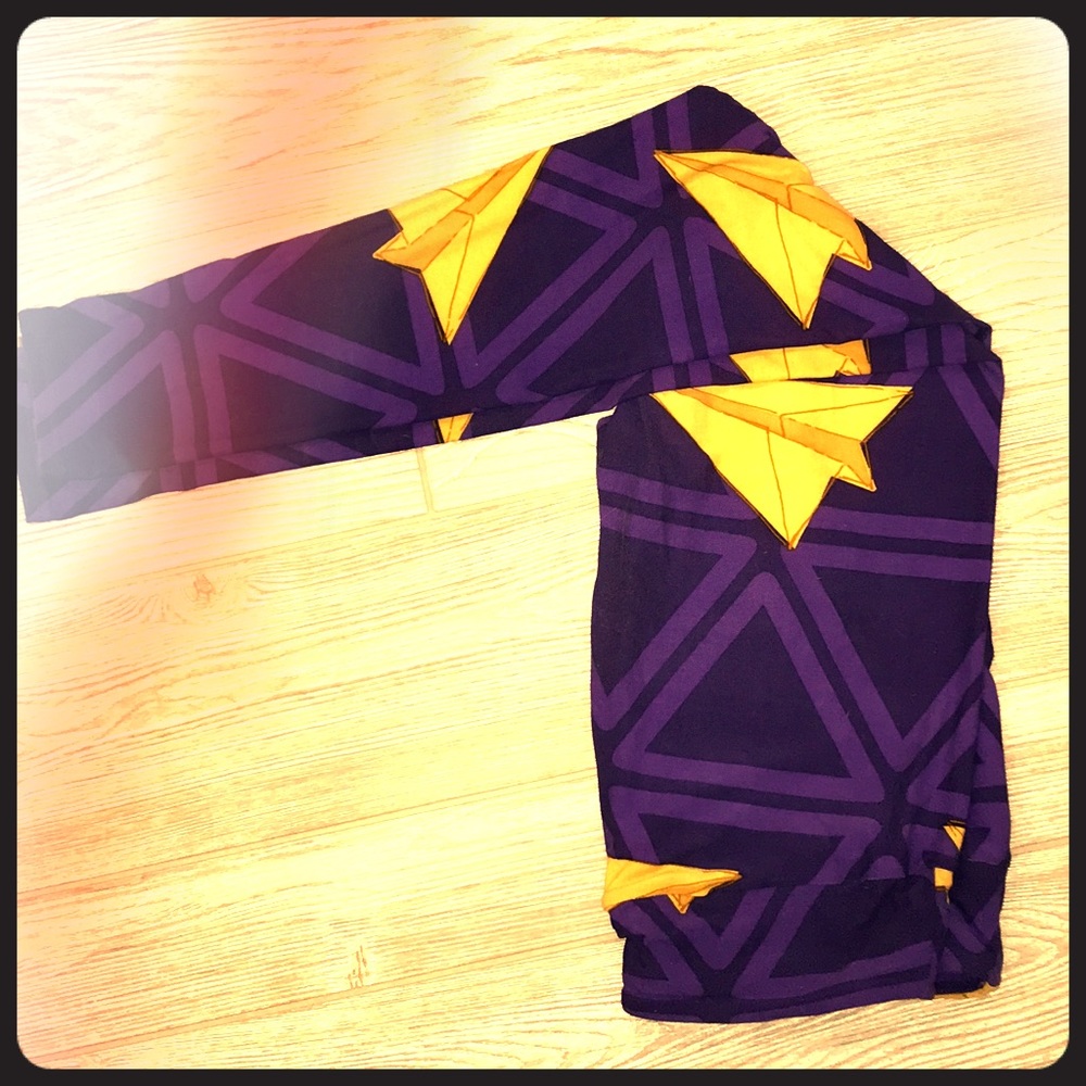 Paper airplane lularoe leggings
