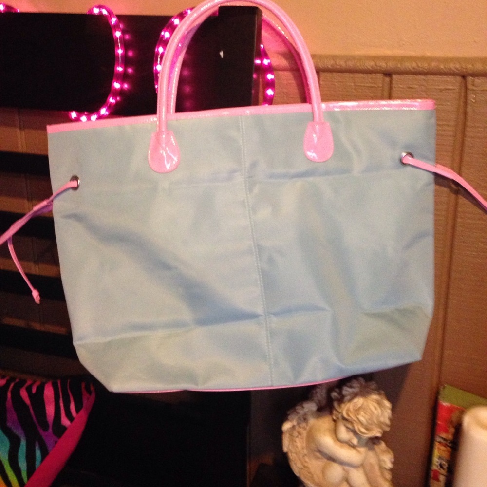 Ed Hardy Tote ๐ - Picture 3 of 4